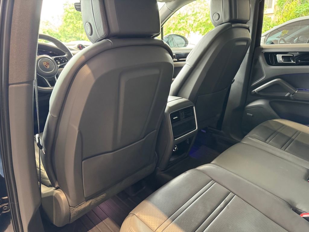 Certified 2019 Porsche Cayenne AWD/4WD image 34