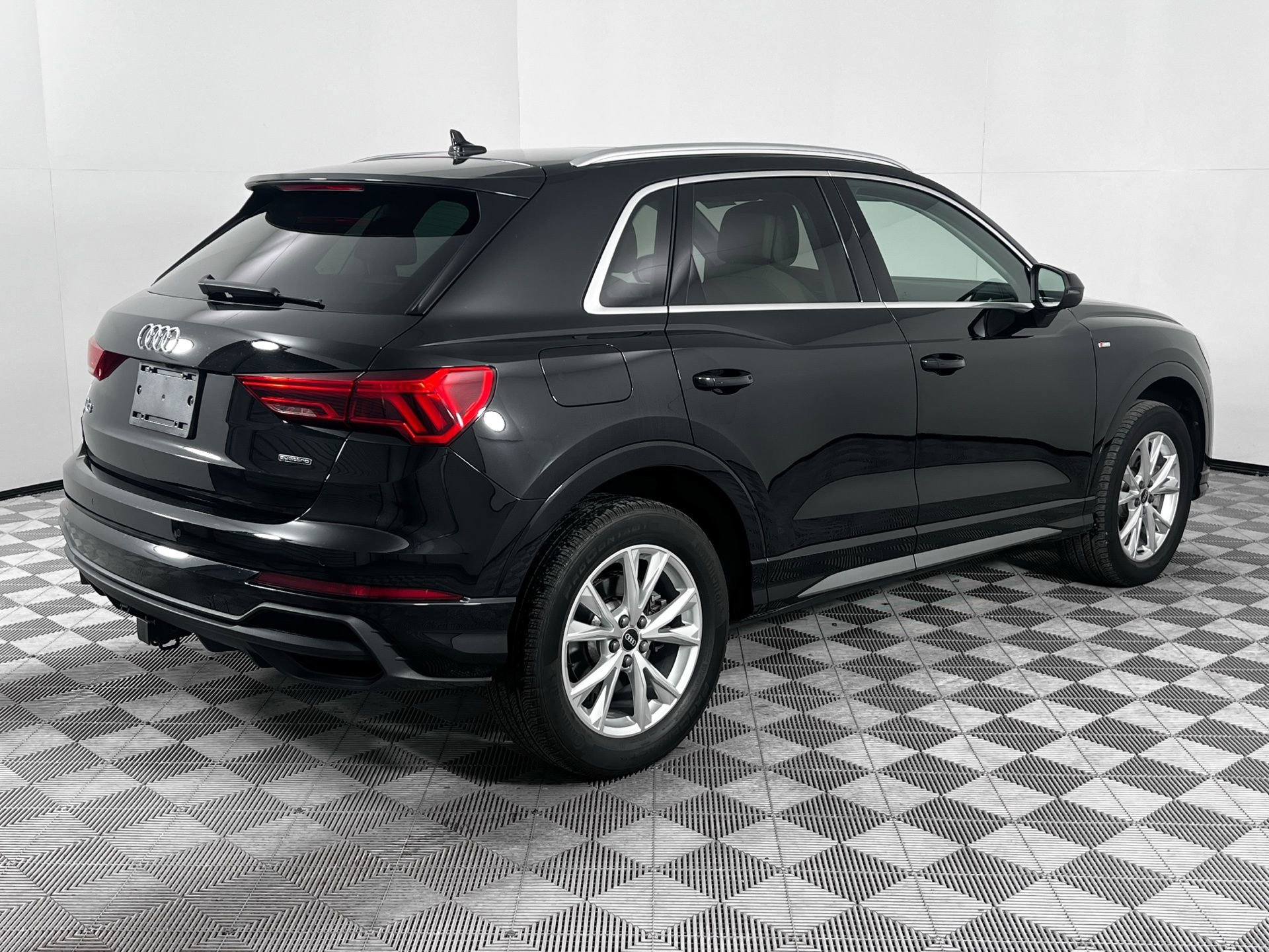 Certified 2023 Audi Q3 2.0T Premium Plus w/ Premium Plus Package image 7