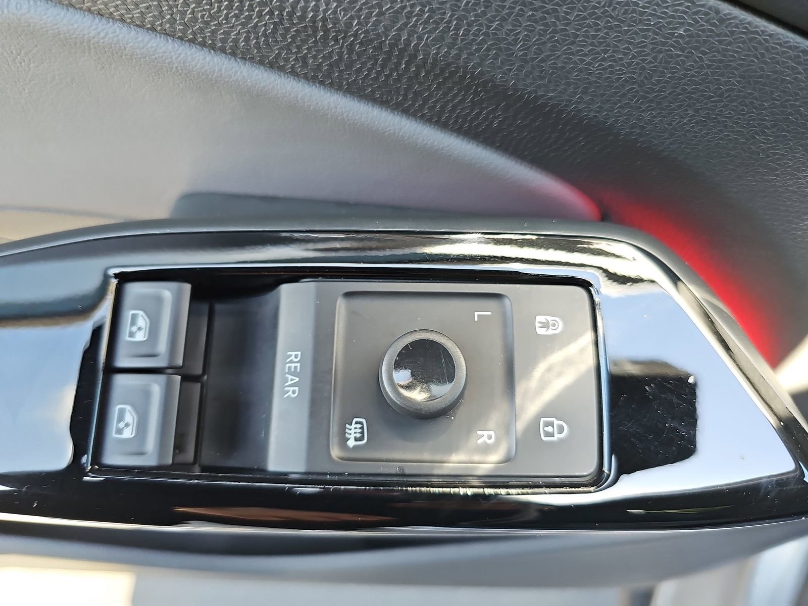 Used 2023 Volkswagen ID.4 Pro S image 27