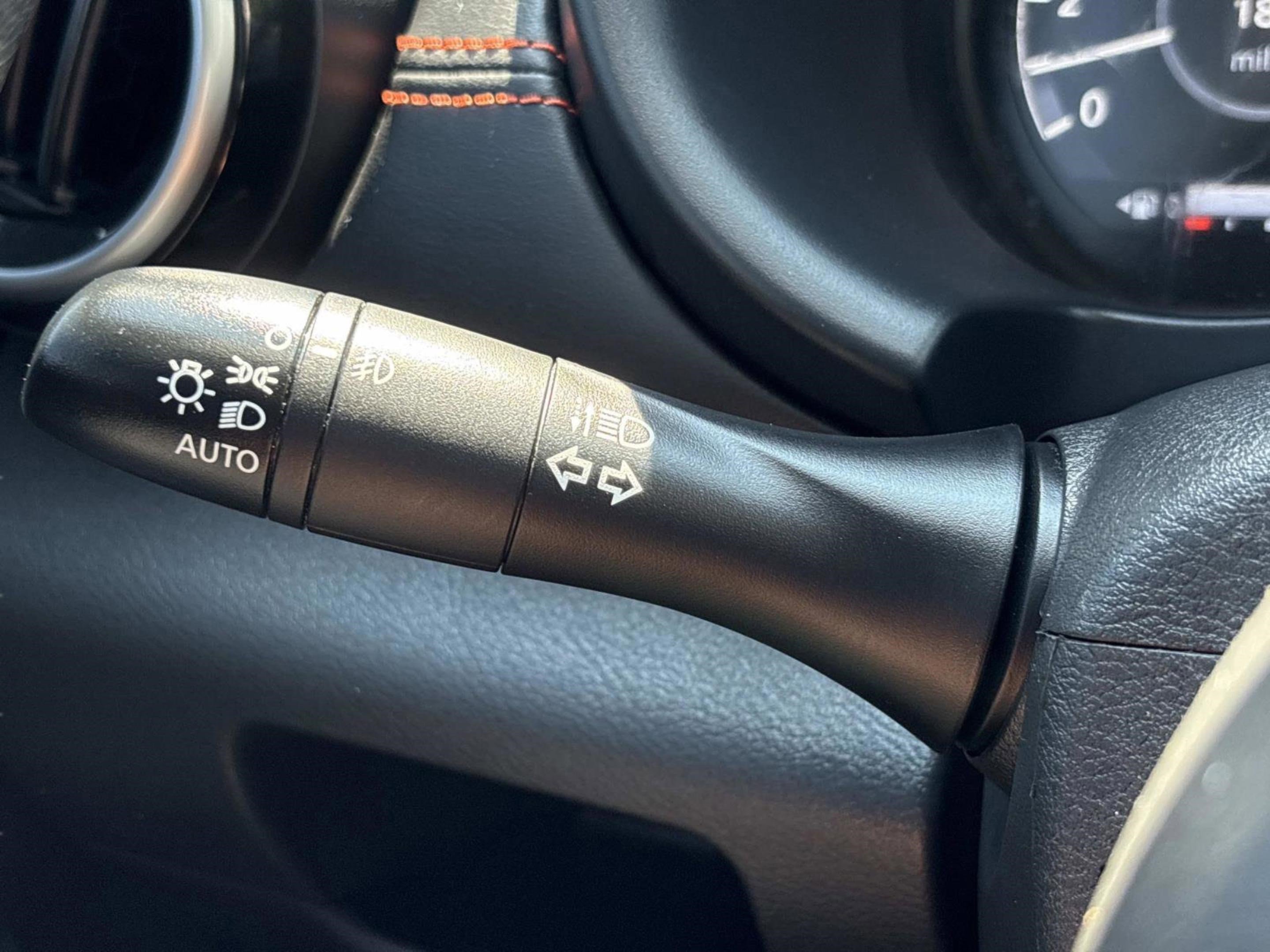 Used 2021 Nissan Kicks SR image 26