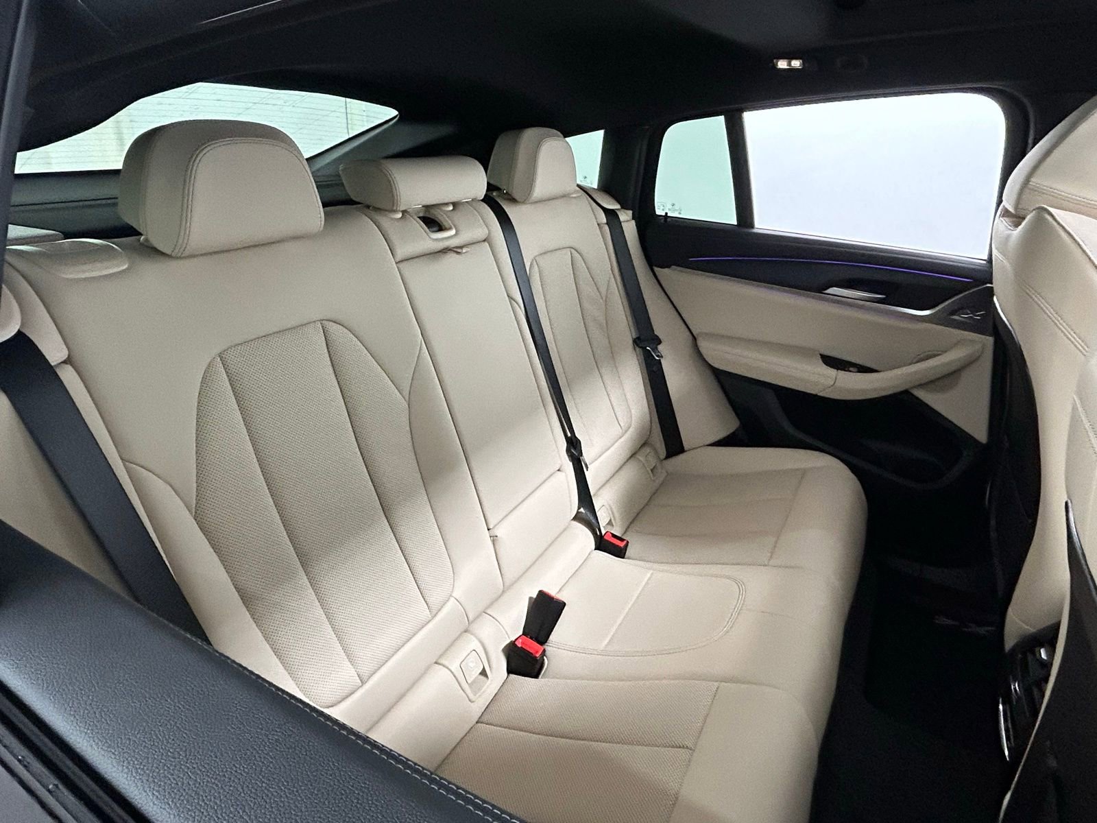 Used 2025 BMW X4 xDrive30i w/ M Sport Package image 40