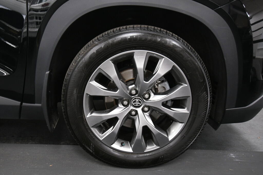 Used 2024 Toyota Grand Highlander Limited image 32