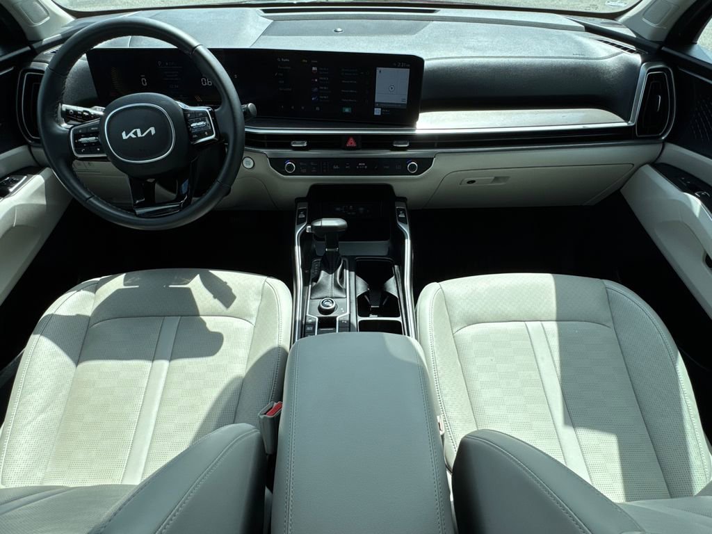 Used 2025 Kia Sorento EX image 23