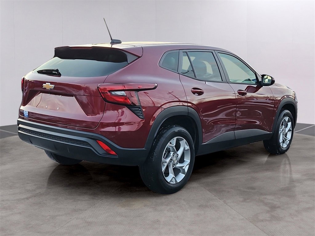 Certified 2024 Chevrolet Trax LS w/ LS Convenience Package image 4