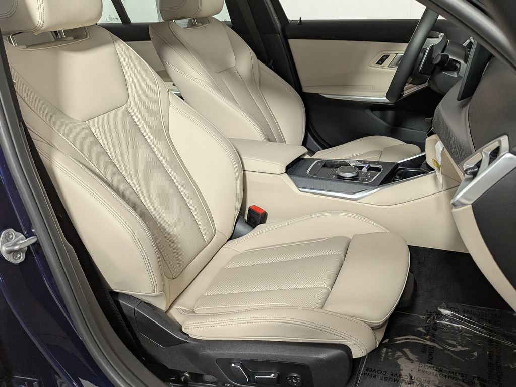 Used 2025 BMW 330i xDrive Sedan w/ M Sport Package image 24