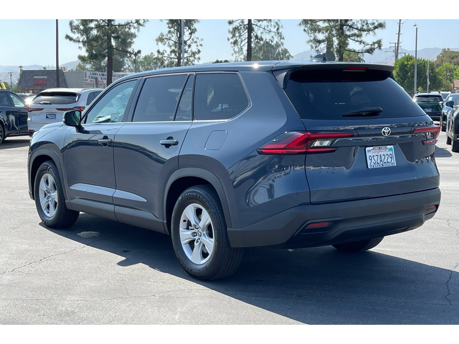 Used 2025 Toyota Grand Highlander FWD image 3