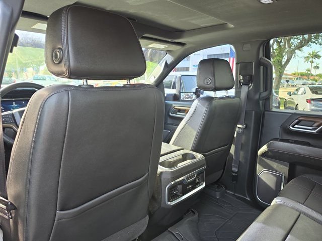 Used 2024 Chevrolet Silverado 2500 High Country w/ High Country Premium Package AWD/4WD image 15