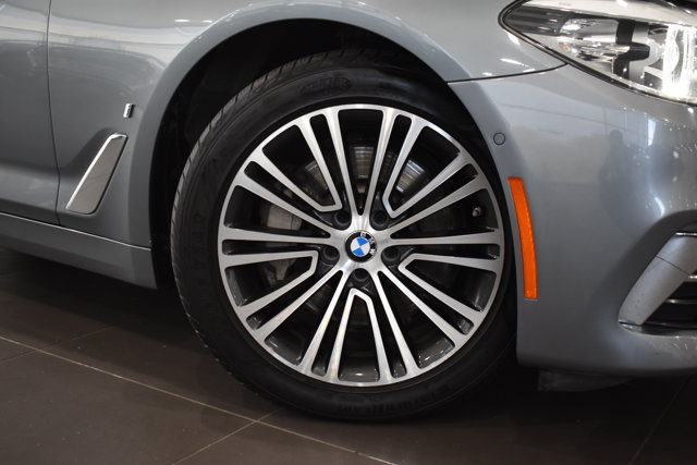 Used 2018 BMW 530e xDrive AWD/4WD image 2