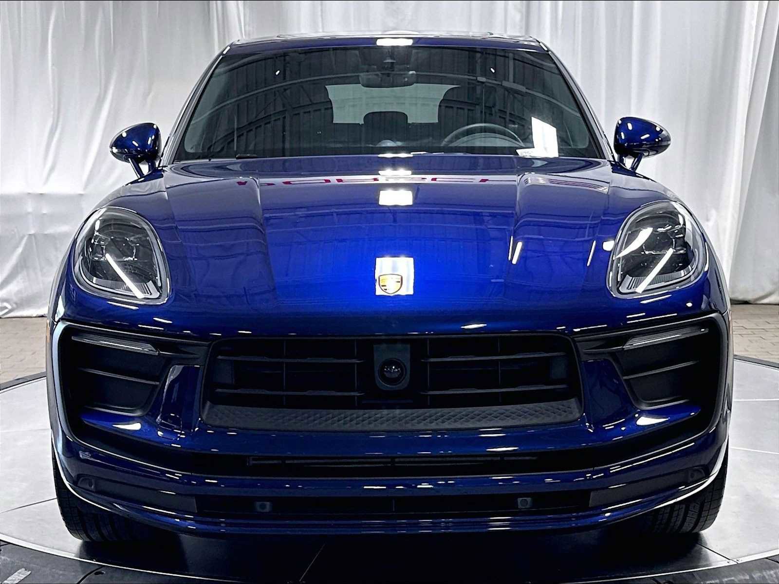 Used 2026 Porsche Macan AWD/4WD image 12