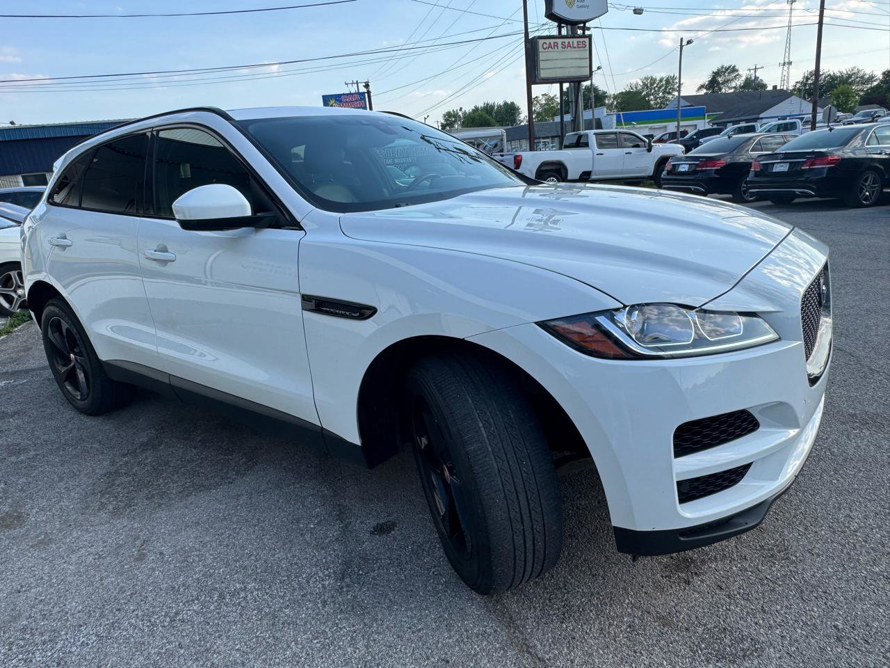 Used 2018 Jaguar F-PACE Premium AWD/4WD image 10