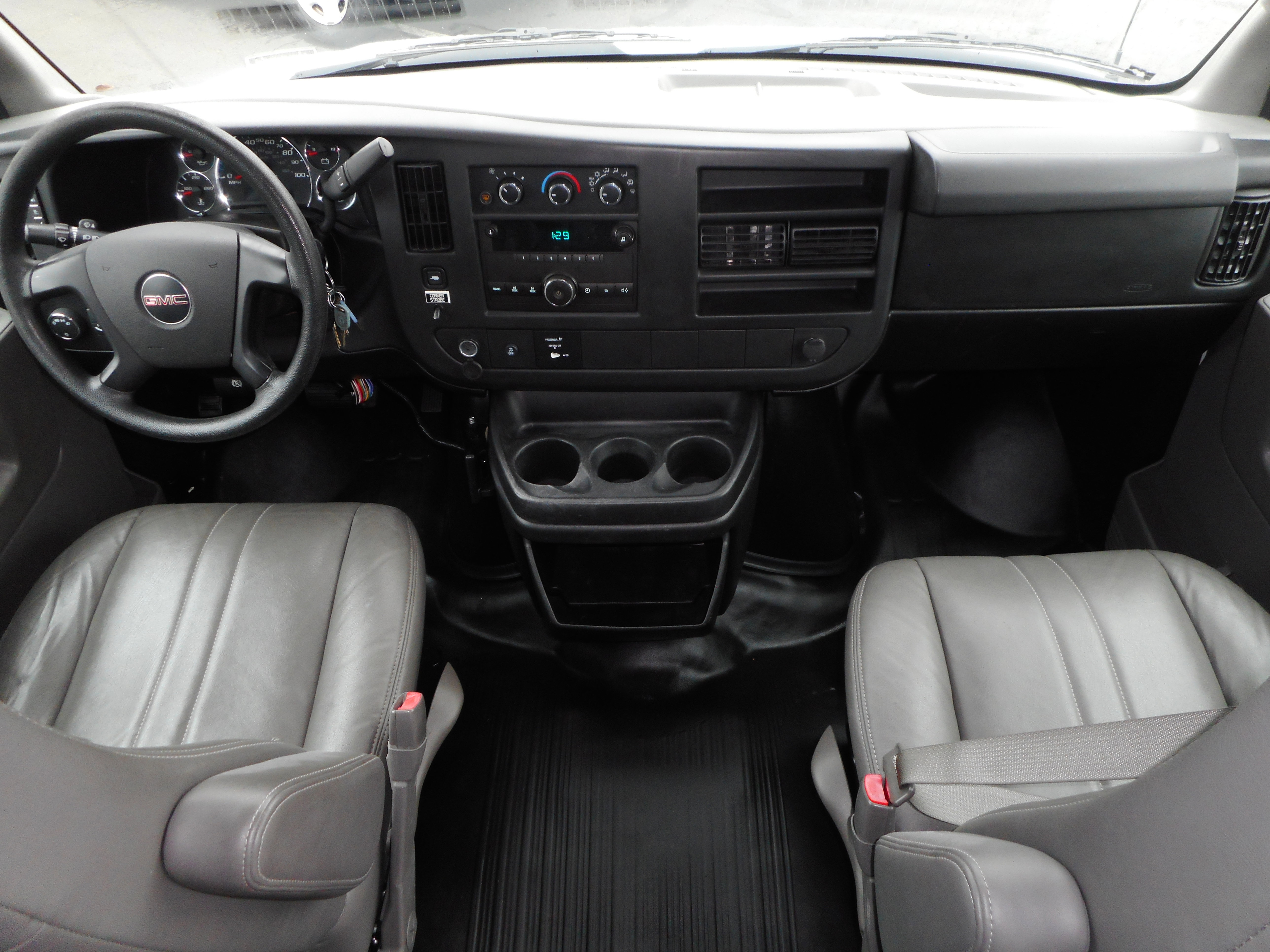 Used 2013 GMC Savana 3500 w/ Power Package image 21