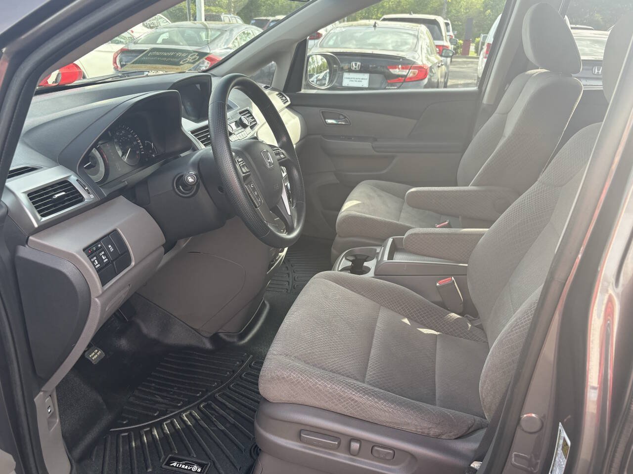 Used 2016 Honda Odyssey SE image 11