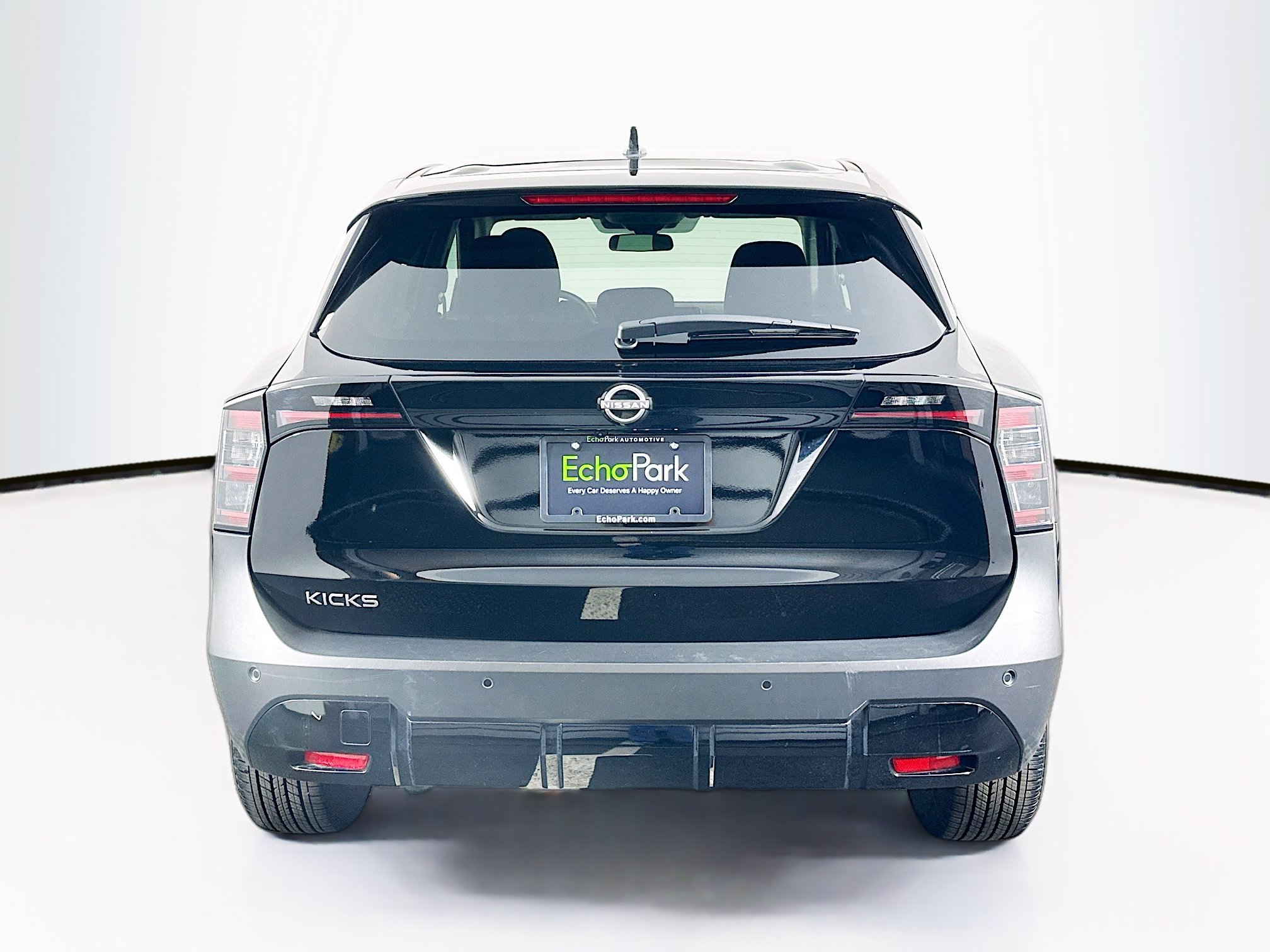 Used 2025 Nissan Kicks SV FWD image 7
