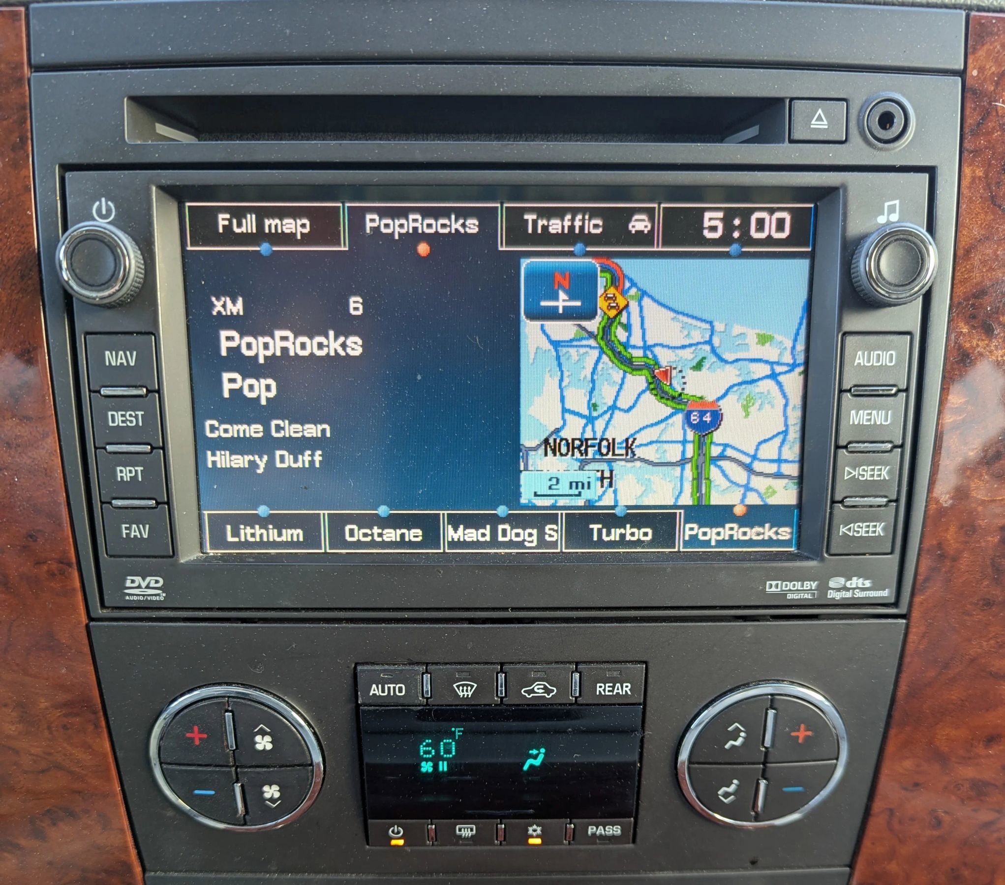 Used 2011 Chevrolet Tahoe LTZ RWD image 3