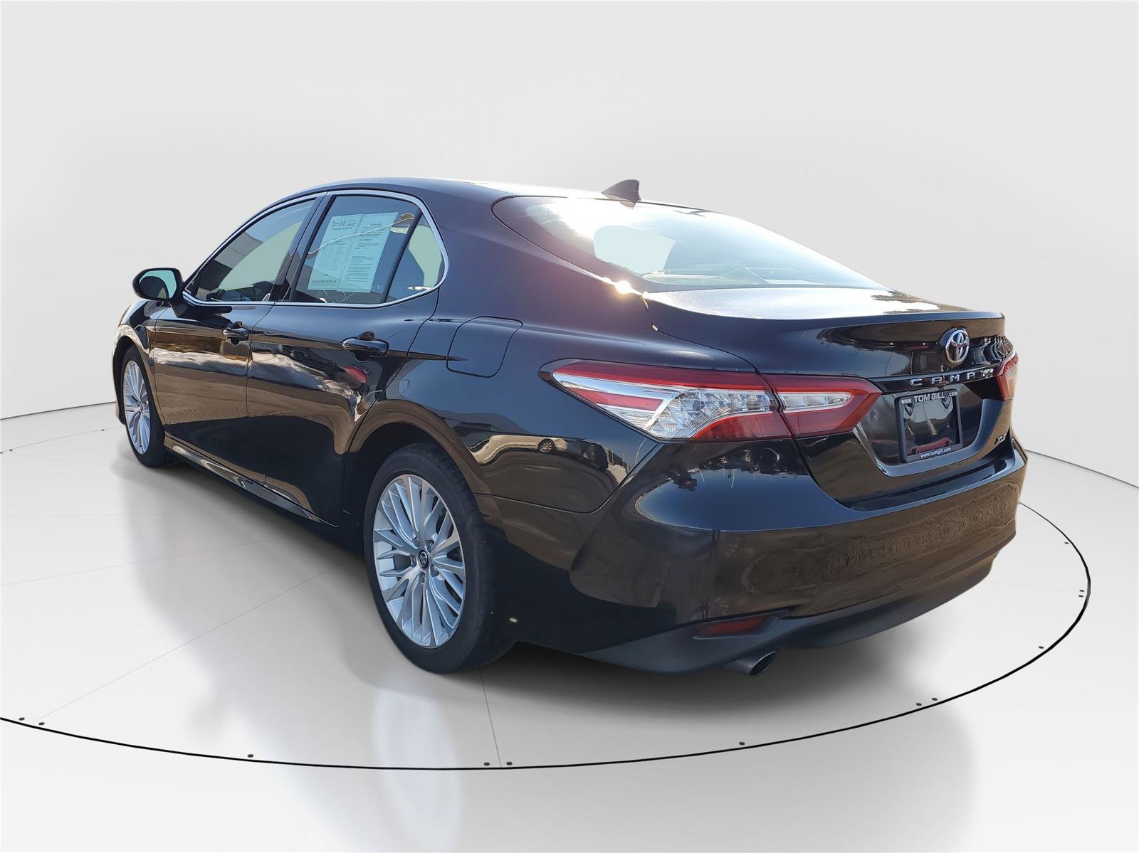 Used 2019 Toyota Camry XLE image 3