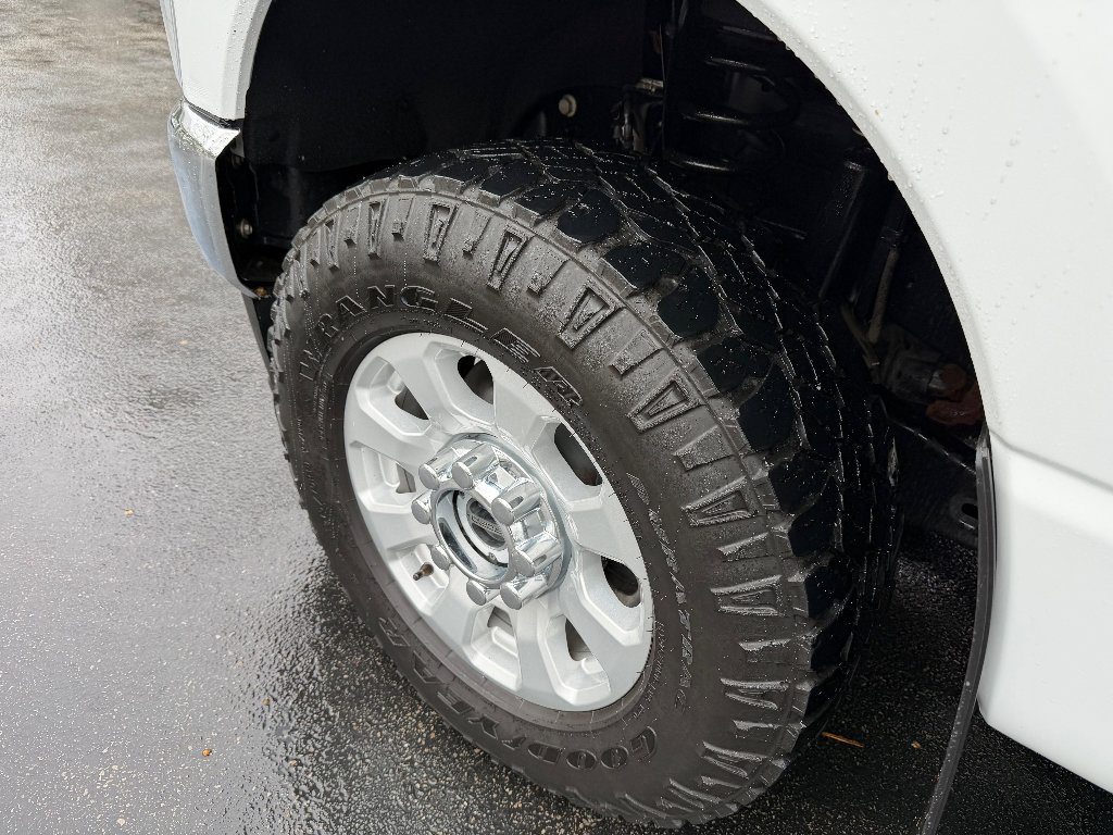 Used 2023 Ford F350 XLT w/ FX4 Off-Road Package image 11