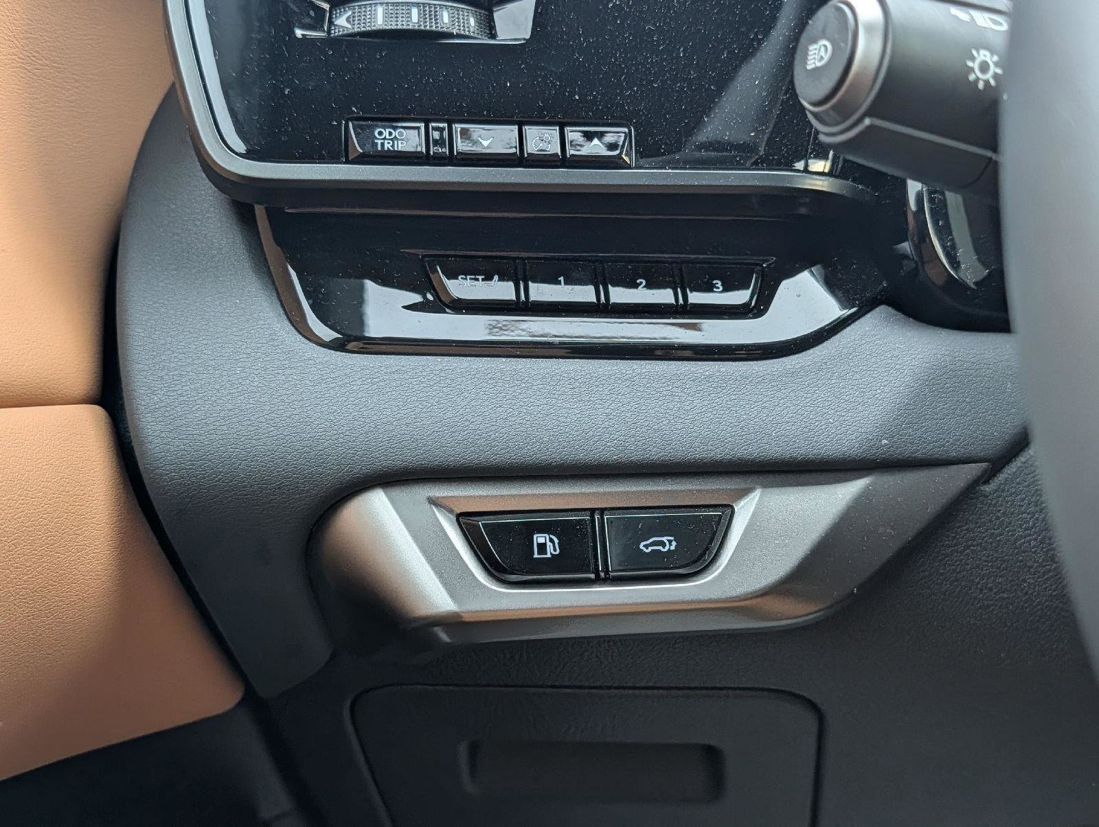 Used 2025 Lexus RX 350 Premium w/ Accessory Package image 13