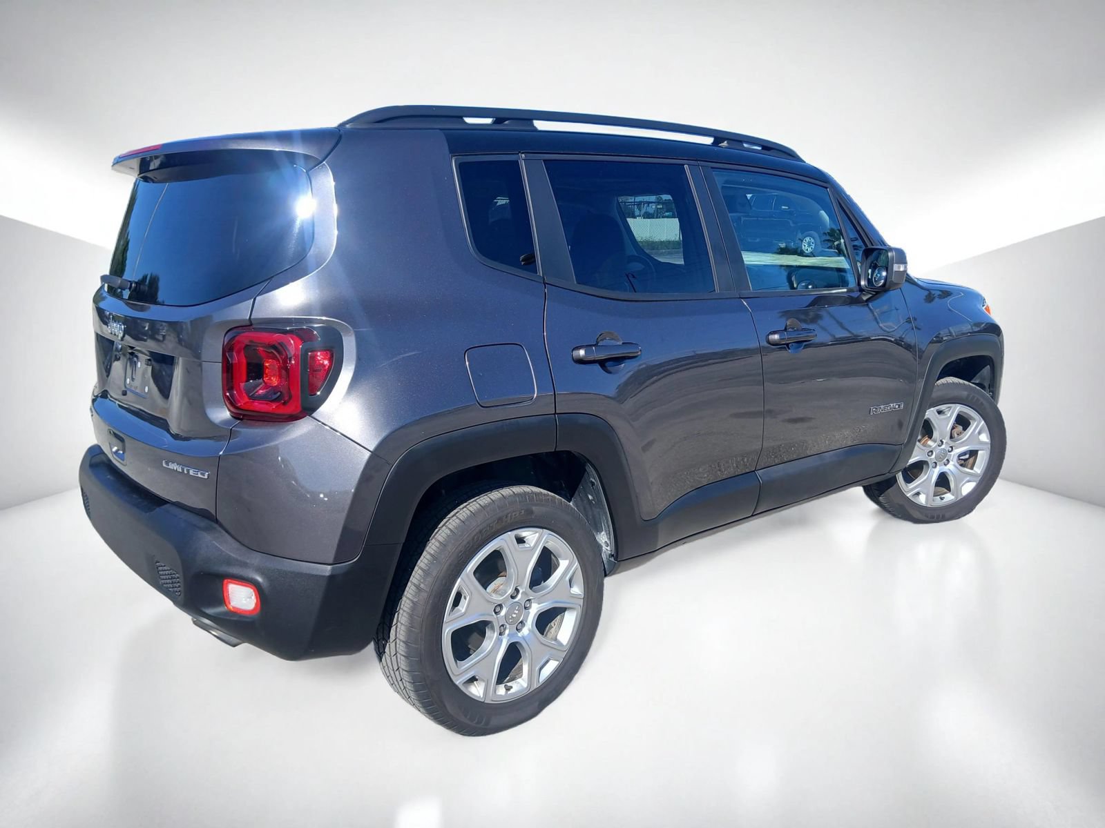 Used 2020 Jeep Renegade Limited w/ LED Lighting Group AWD/4WD image 3