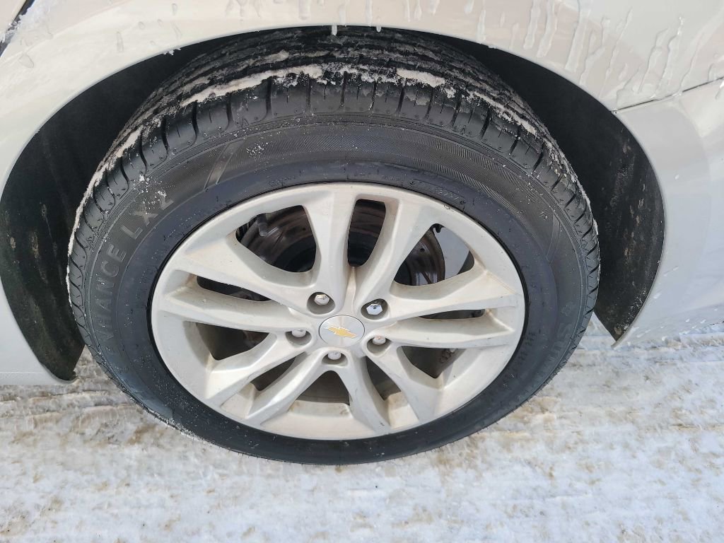 Used 2018 Chevrolet Malibu LT image 10