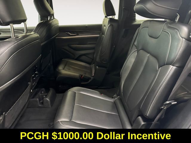 Used 2024 Jeep Grand Cherokee L Limited w/ Luxury Tech Group II image 21