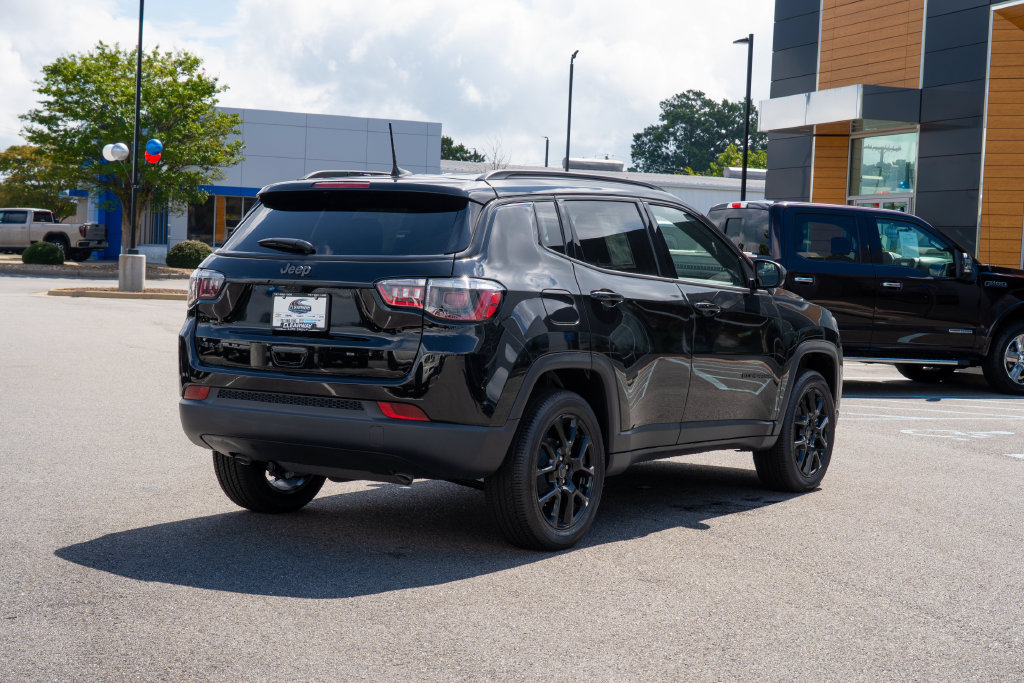 New 2026 Jeep Compass Latitude AWD/4WD image 7