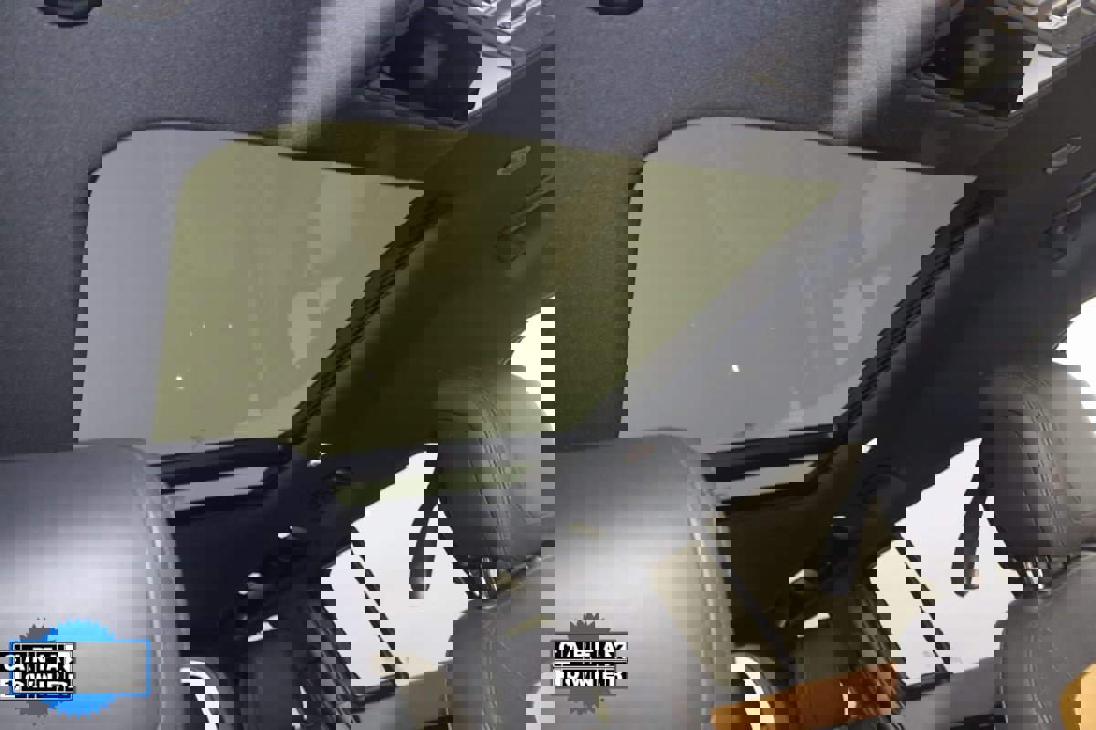 Used 2024 Land Rover Defender 110 X-Dynamic SE image 11