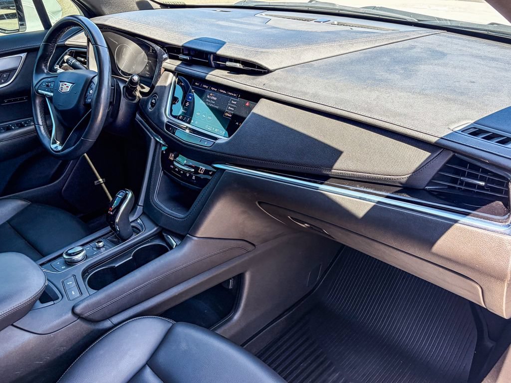 Certified 2024 Cadillac XT6 Luxury w/ LPO, Floor Liner Package FWD image 28