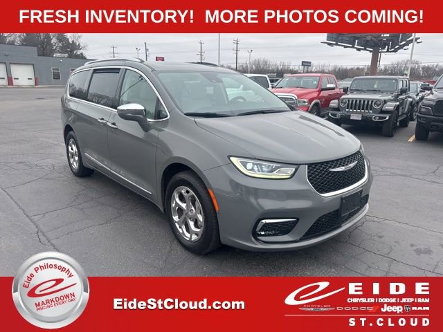 Used 2021 Chrysler Pacifica Limited w/ Premium & Safety Sphere Group image 1