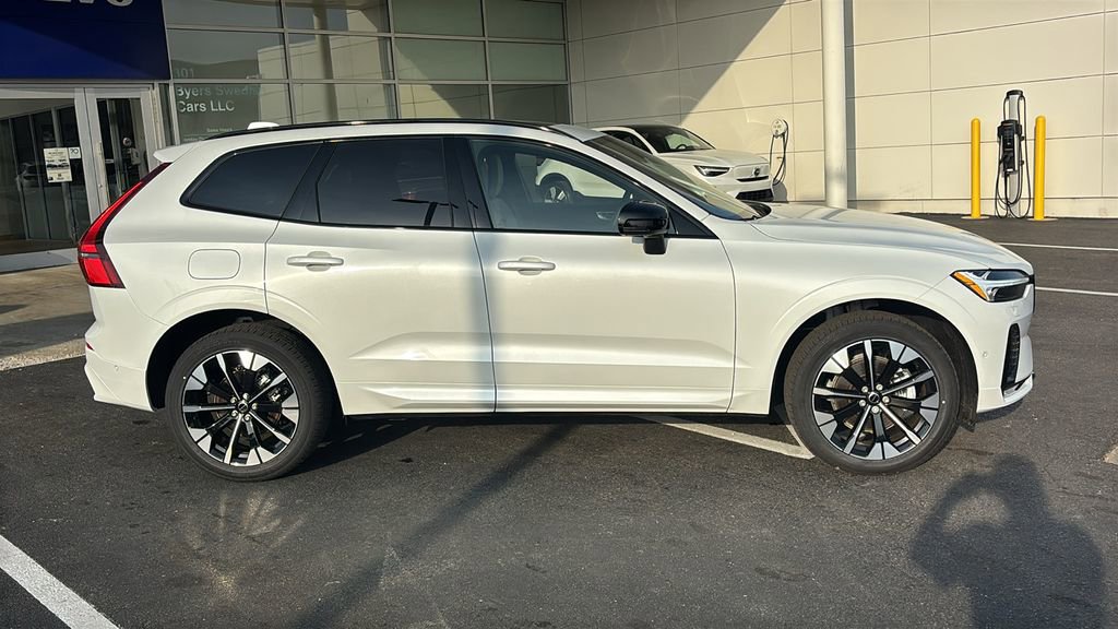 New 2026 Volvo XC60 B5 Plus w/ Protection Package Premier AWD/4WD image 29