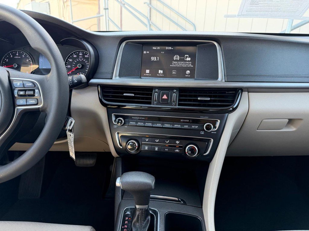 Used 2018 Kia Optima LX image 26