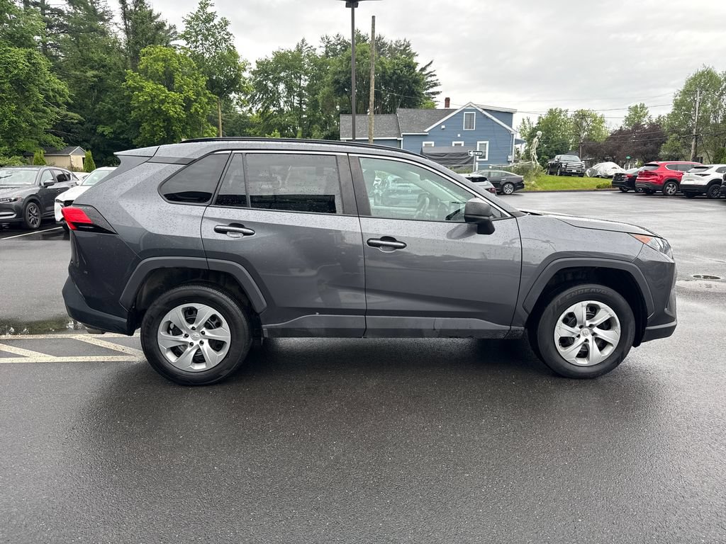 Used 2021 Toyota RAV4 LE AWD/4WD image 6