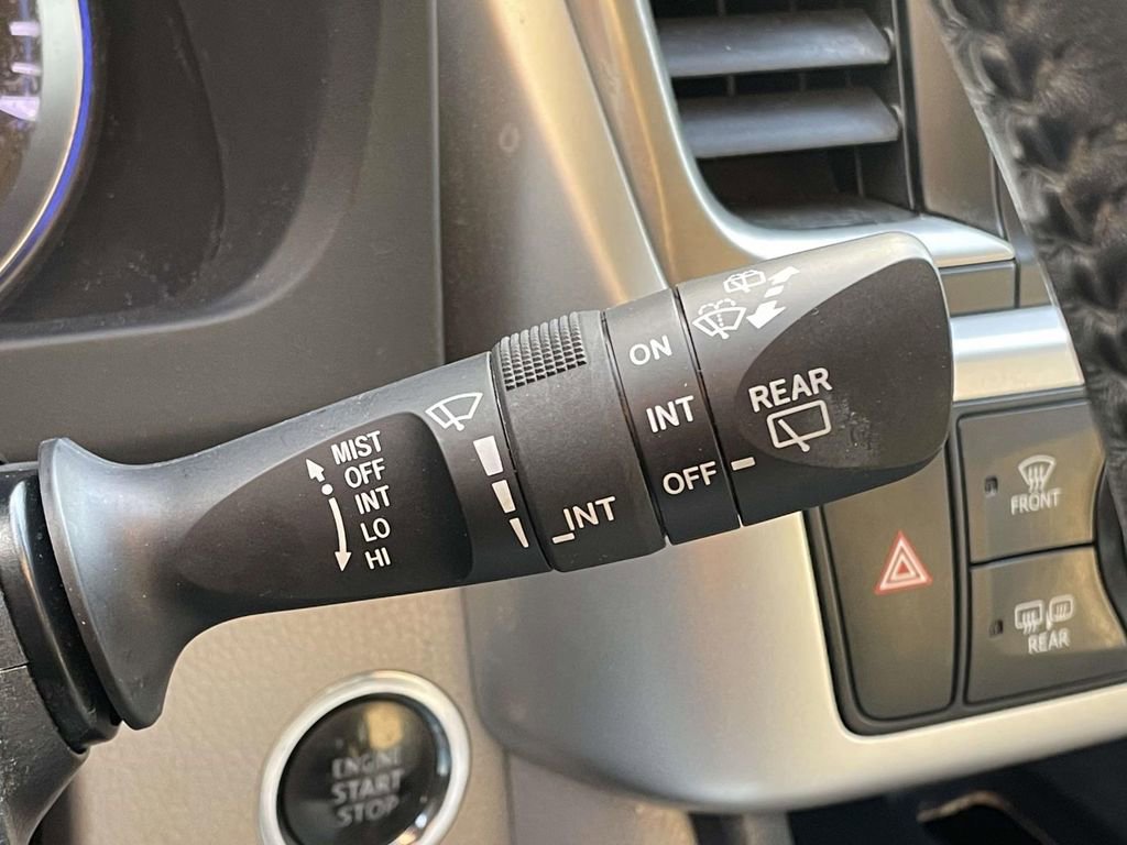 Used 2017 Toyota Highlander Limited image 16