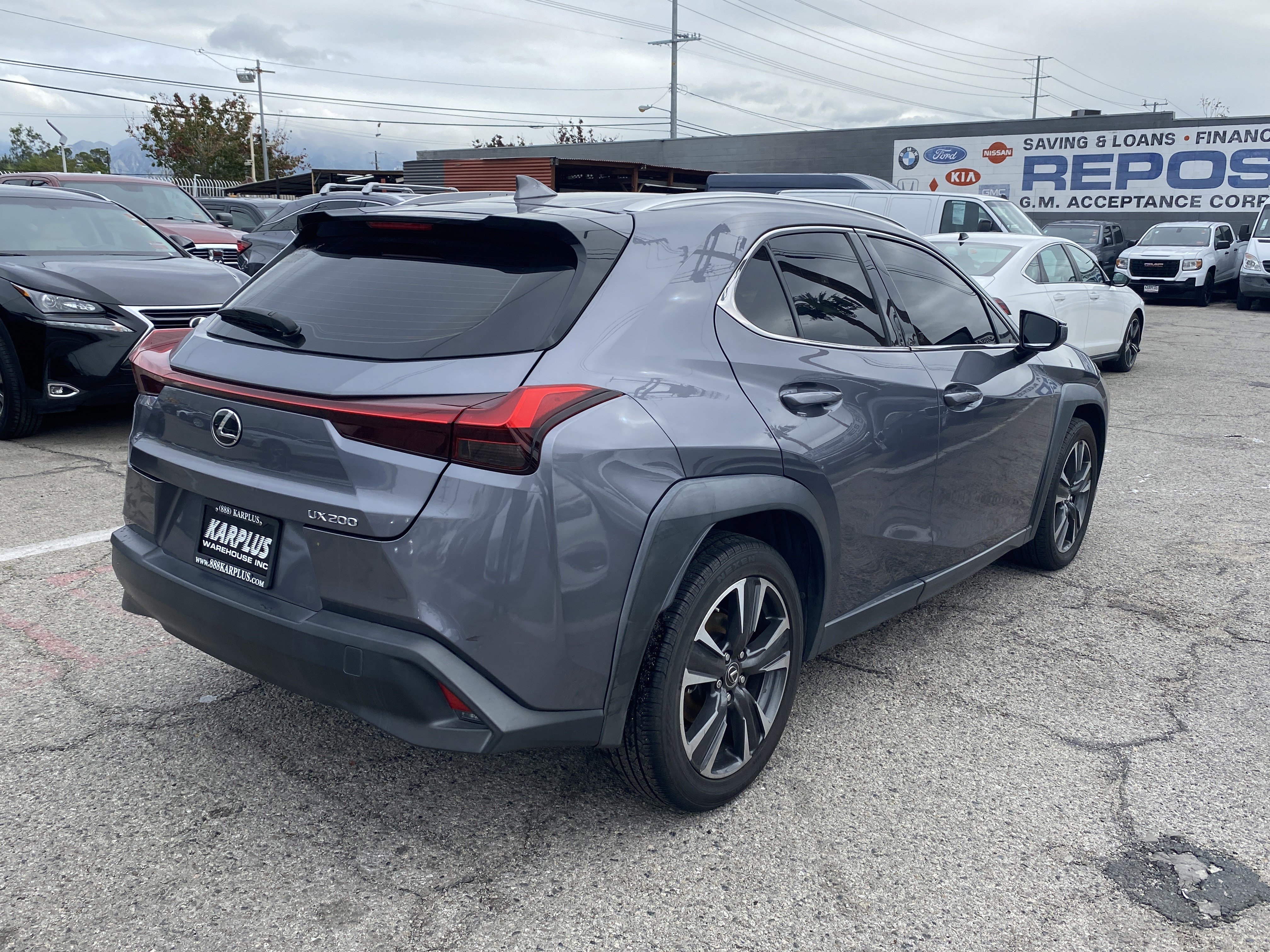 Used 2019 Lexus UX 200 w/ Premium Package FWD image 5