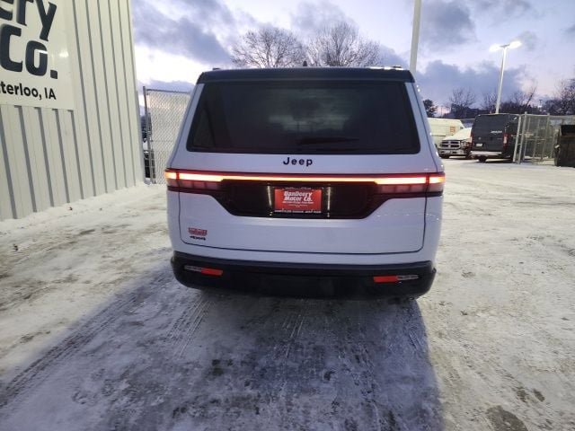 New 2026 Jeep Grand Wagoneer Summit AWD/4WD image 23