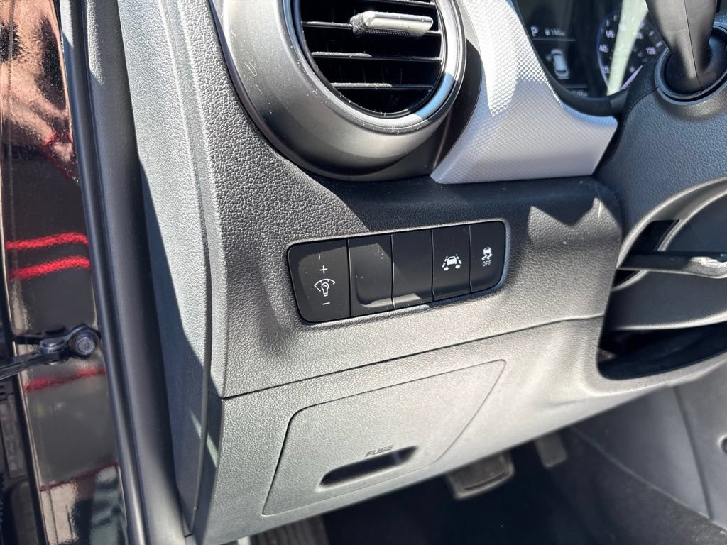 Used 2020 Hyundai Kona SE AWD/4WD image 15