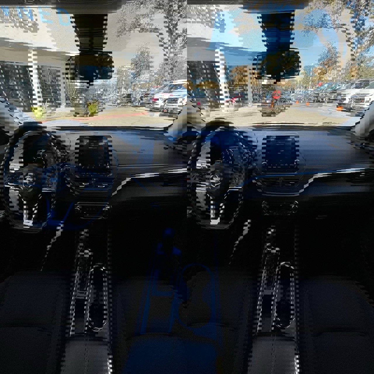 Used 2024 Nissan Altima 2.5 SV image 11