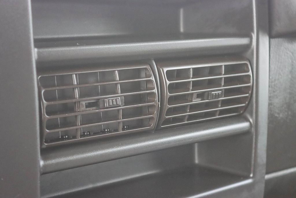 Used 2022 Chevrolet Express 3500 Work Van w/ Driver Convenience Package image 20