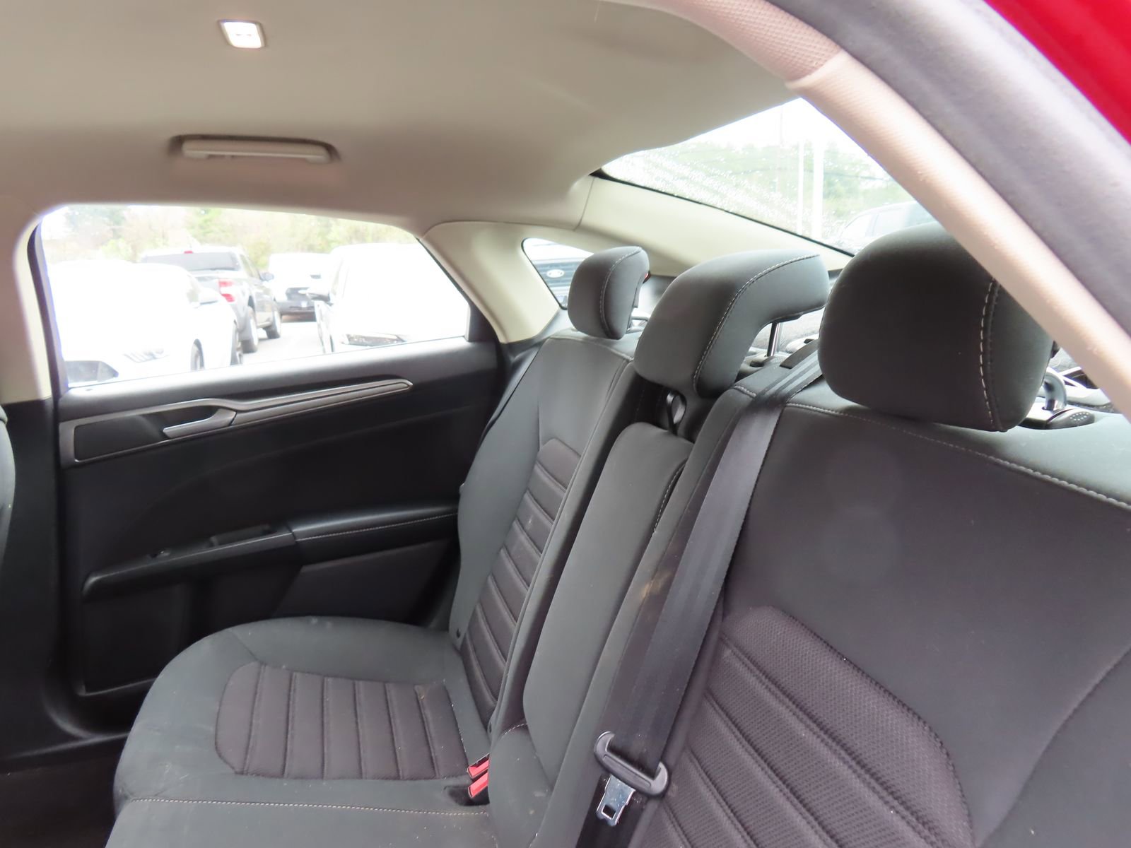 Used 2019 Ford Fusion SE image 30