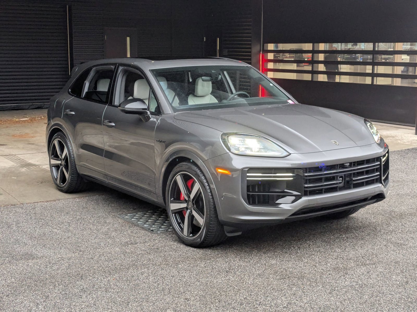 New 2026 Porsche Cayenne Turbo image 7