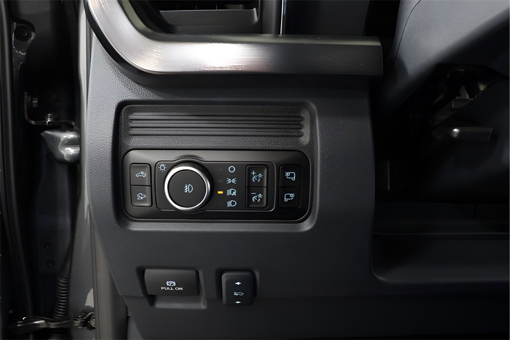 New 2026 Ford F350 Lariat w/ Black Appearance Package image 17