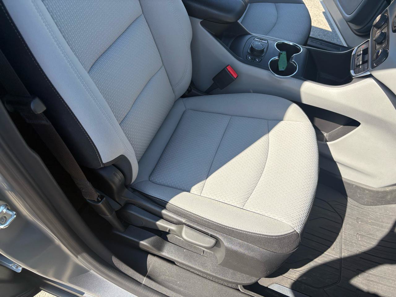 Used 2024 GMC Terrain SLE w/ Driver Convenience Package AWD/4WD image 45