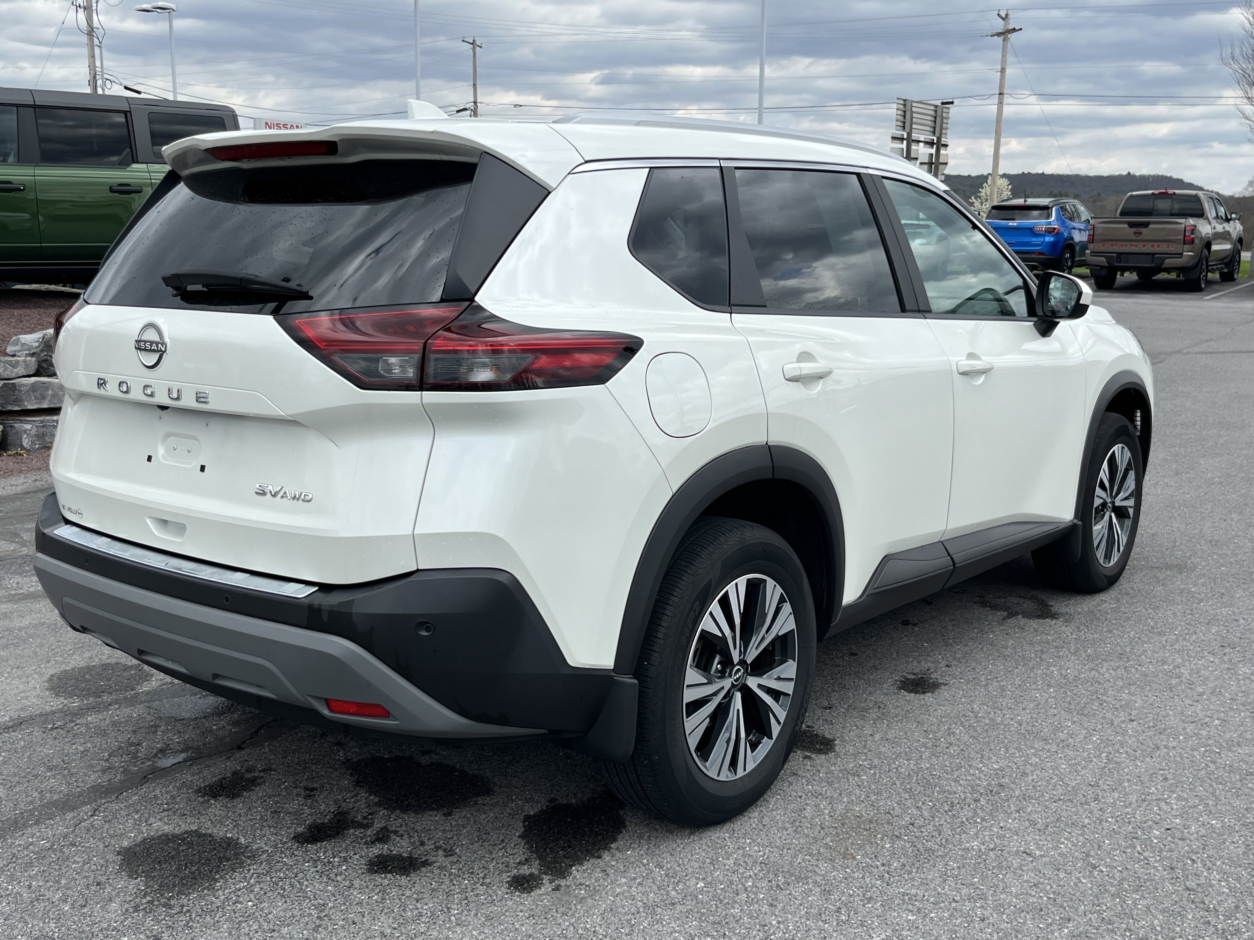 Used 2023 Nissan Rogue SV w/ SV Premium B Package AWD/4WD video 3