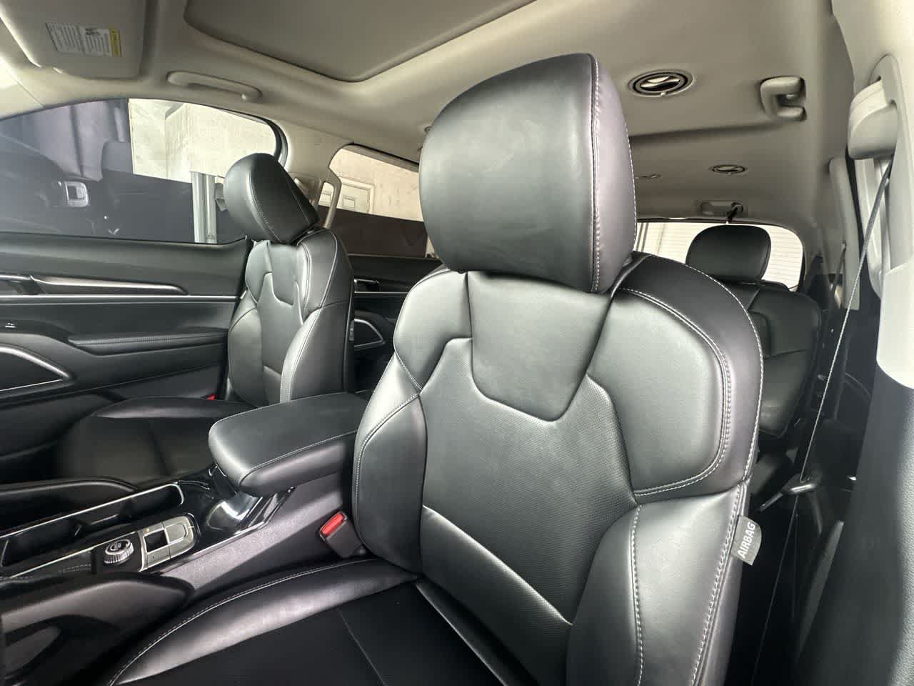 Used 2025 Kia Telluride S FWD image 14