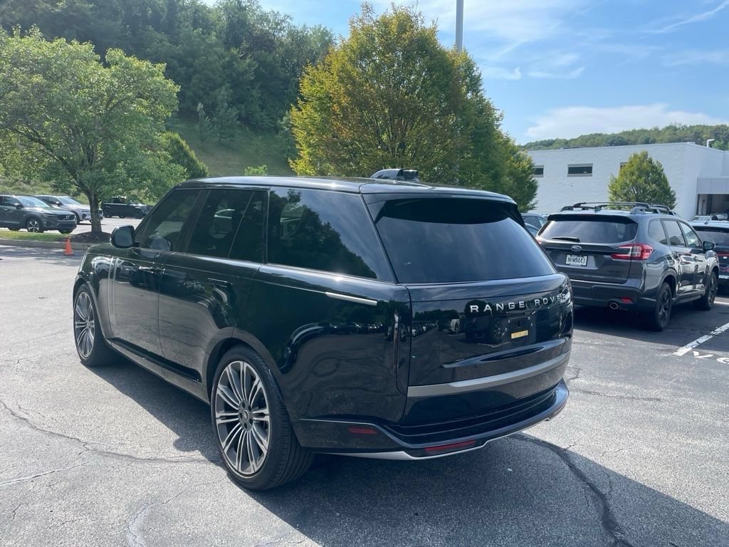 Certified 2025 Land Rover Range Rover SE AWD/4WD image 5