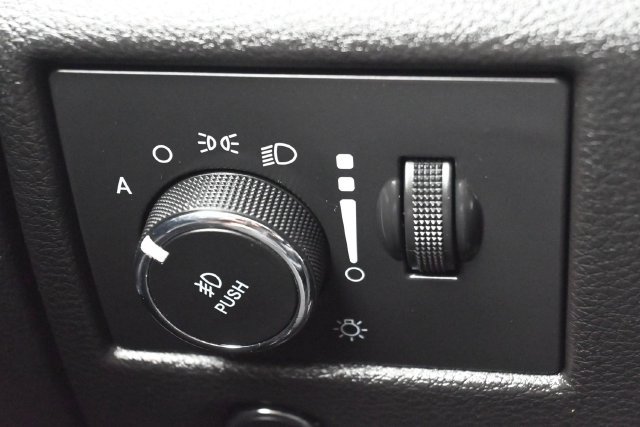 Used 2018 Jeep Grand Cherokee Limited RWD image 22
