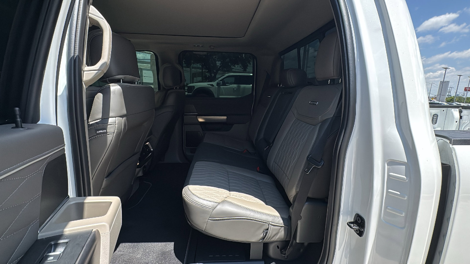 Used 2026 Ford F250 Platinum w/ Platinum Plus Package AWD/4WD image 15
