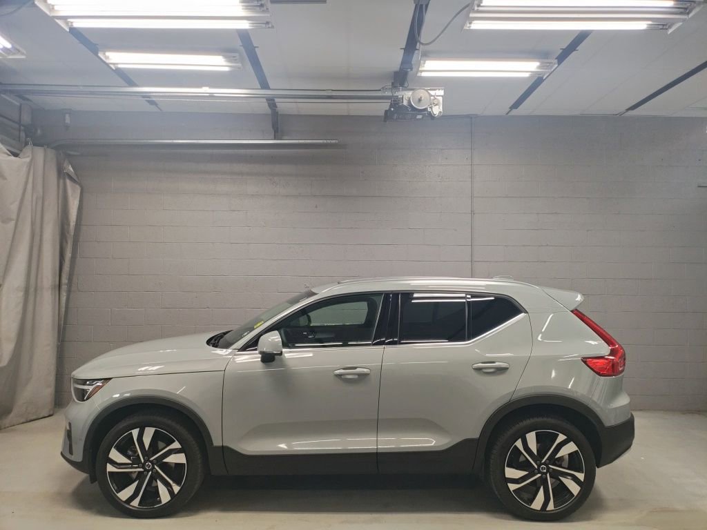 Used 2024 Volvo XC40 B5 Ultimate w/ Climate Package AWD/4WD image 17