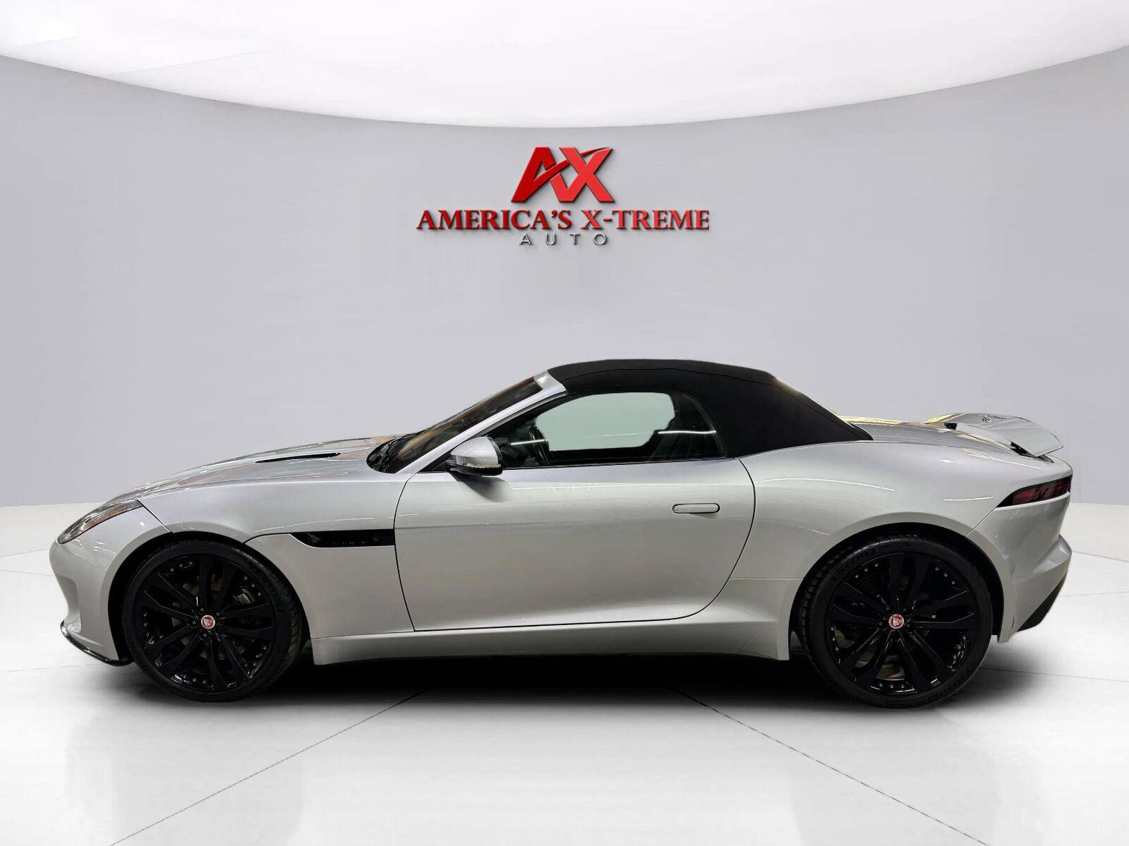 Used 2019 Jaguar F-TYPE Convertible RWD image 4