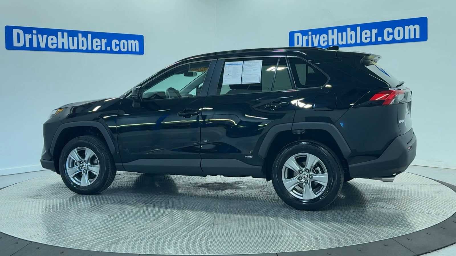 Used 2024 Toyota RAV4 LE AWD/4WD image 46