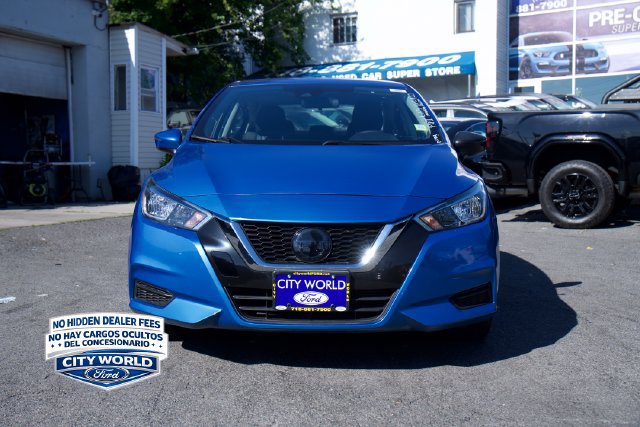 Used 2020 Nissan Versa SV FWD image 2